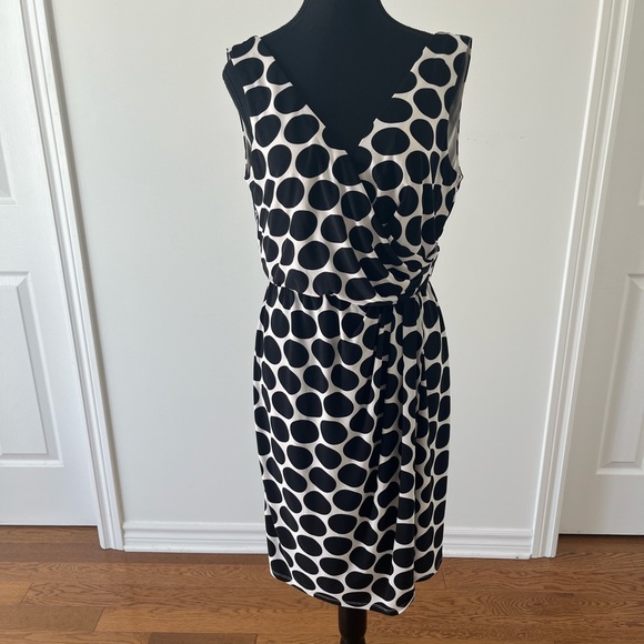 VINTAGE Polka Dot Wrap Dress - Picture 2 of 6
